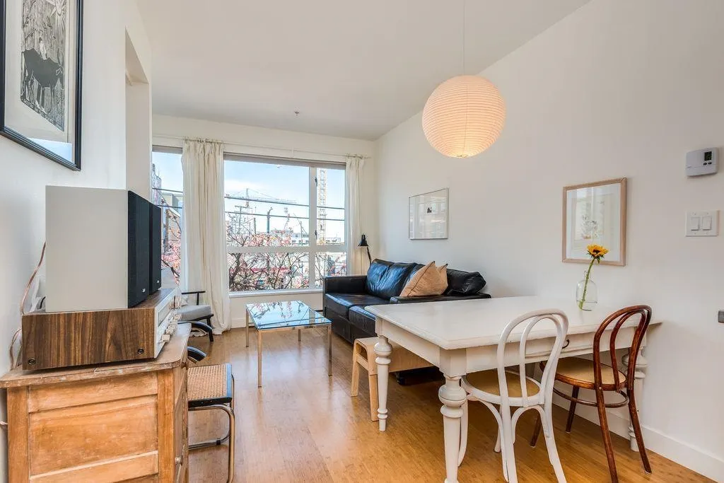 205 E 10th Avenue #208