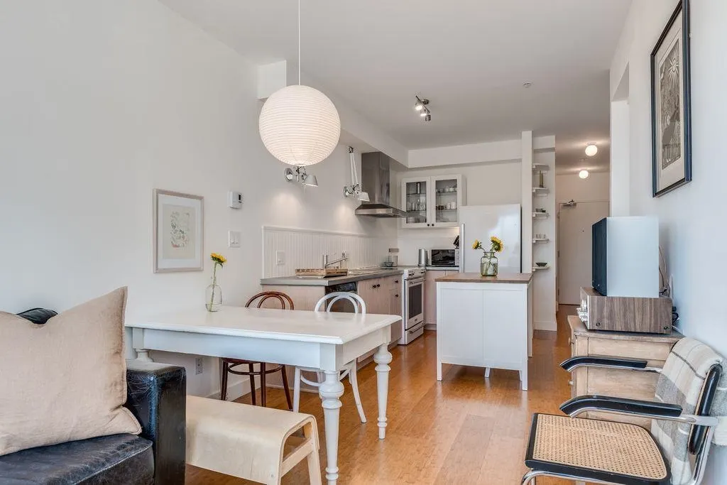 205 E 10th Avenue #208
