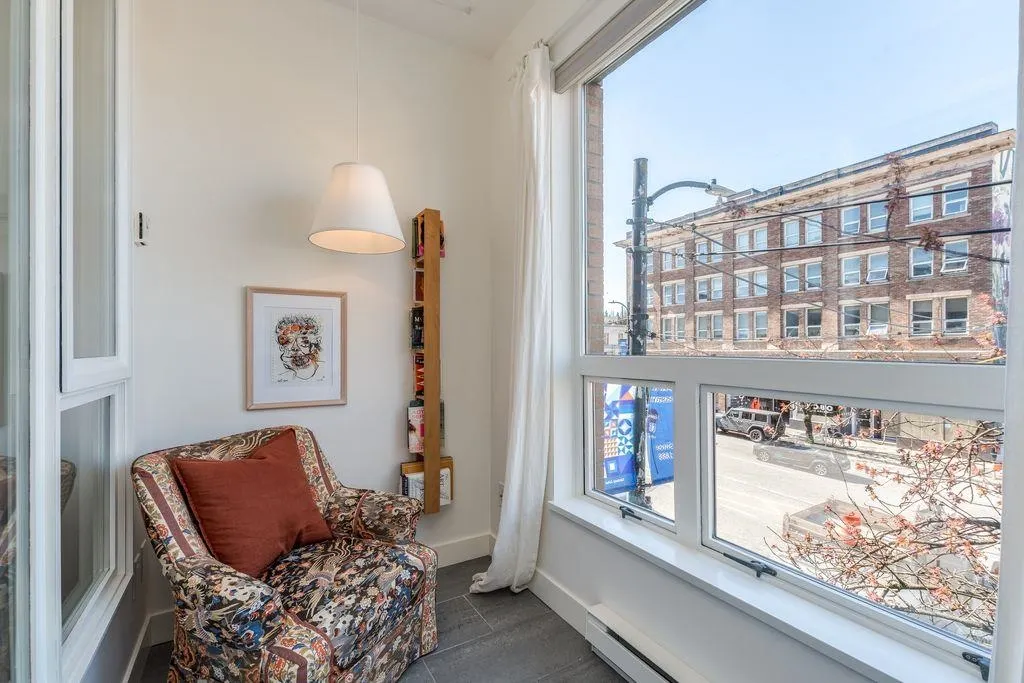 205 E 10th Avenue #208