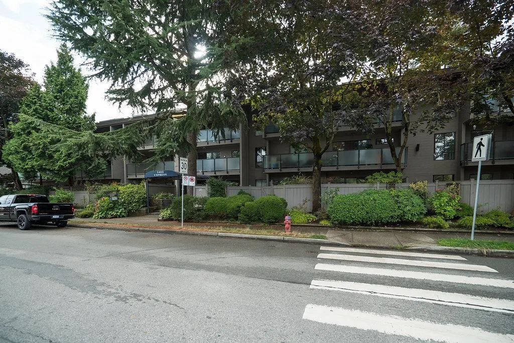 1425 Cypress Street #208