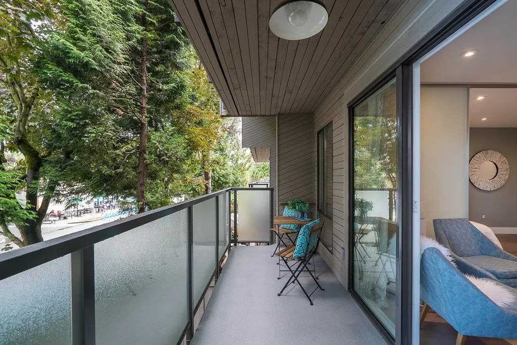 1425 Cypress Street #208