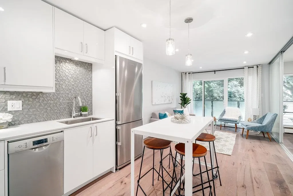 1425 Cypress Street #208