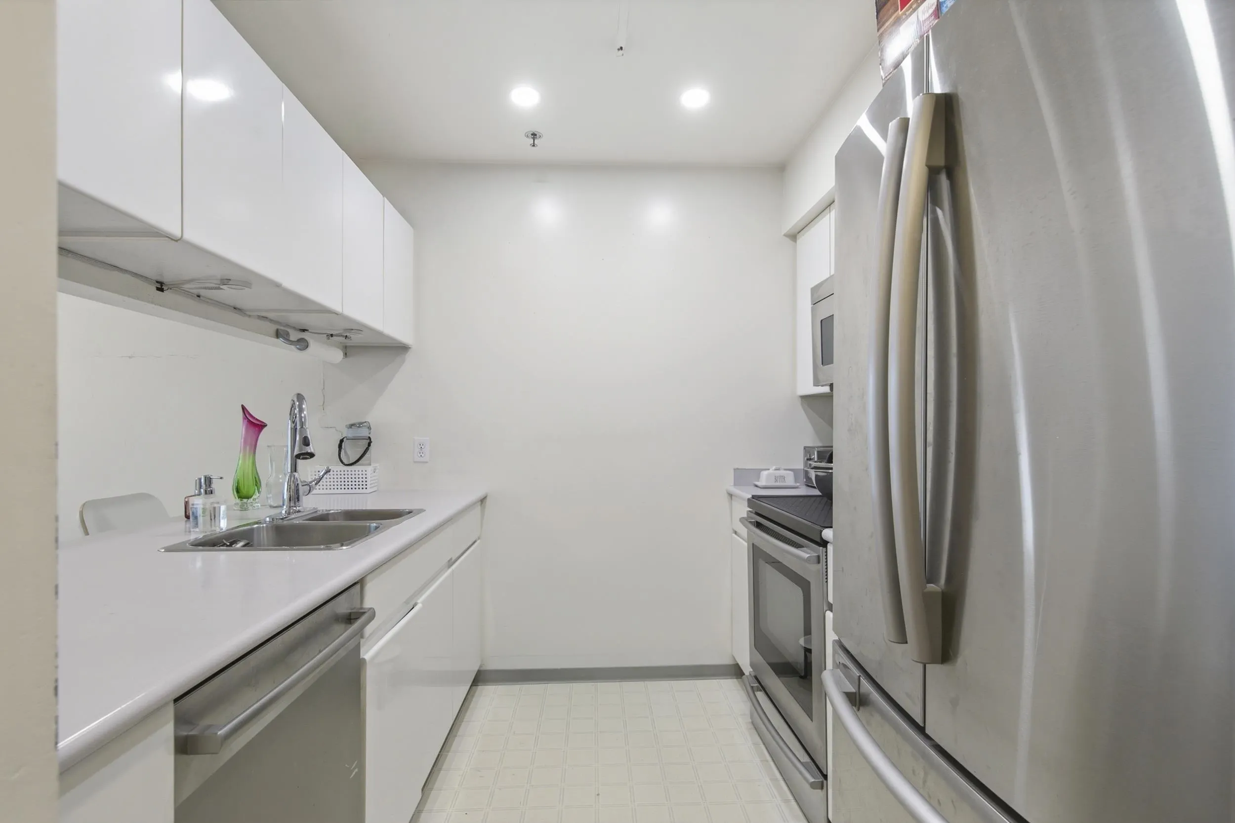 3280 W Broadway #107