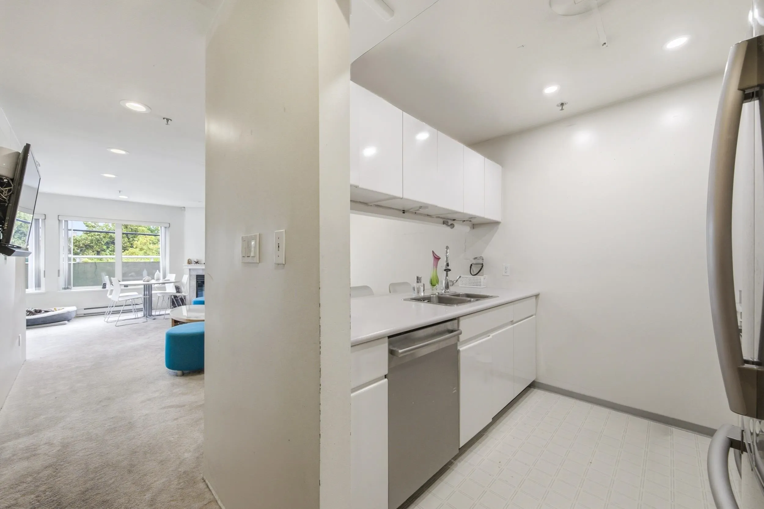 3280 W Broadway #107