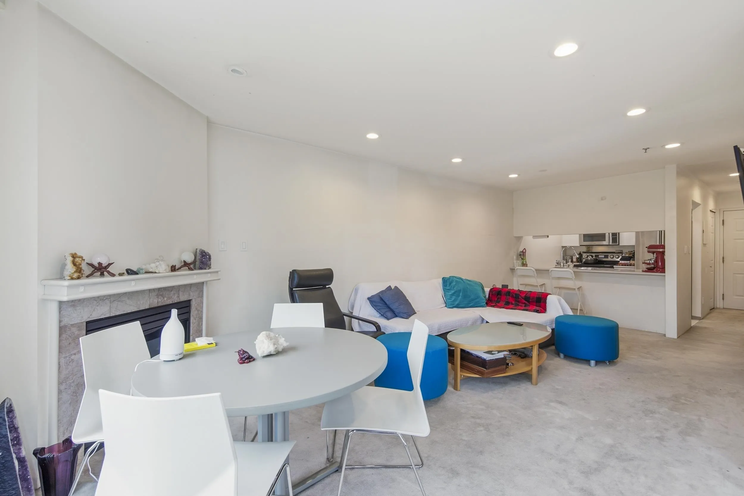 3280 W Broadway #107