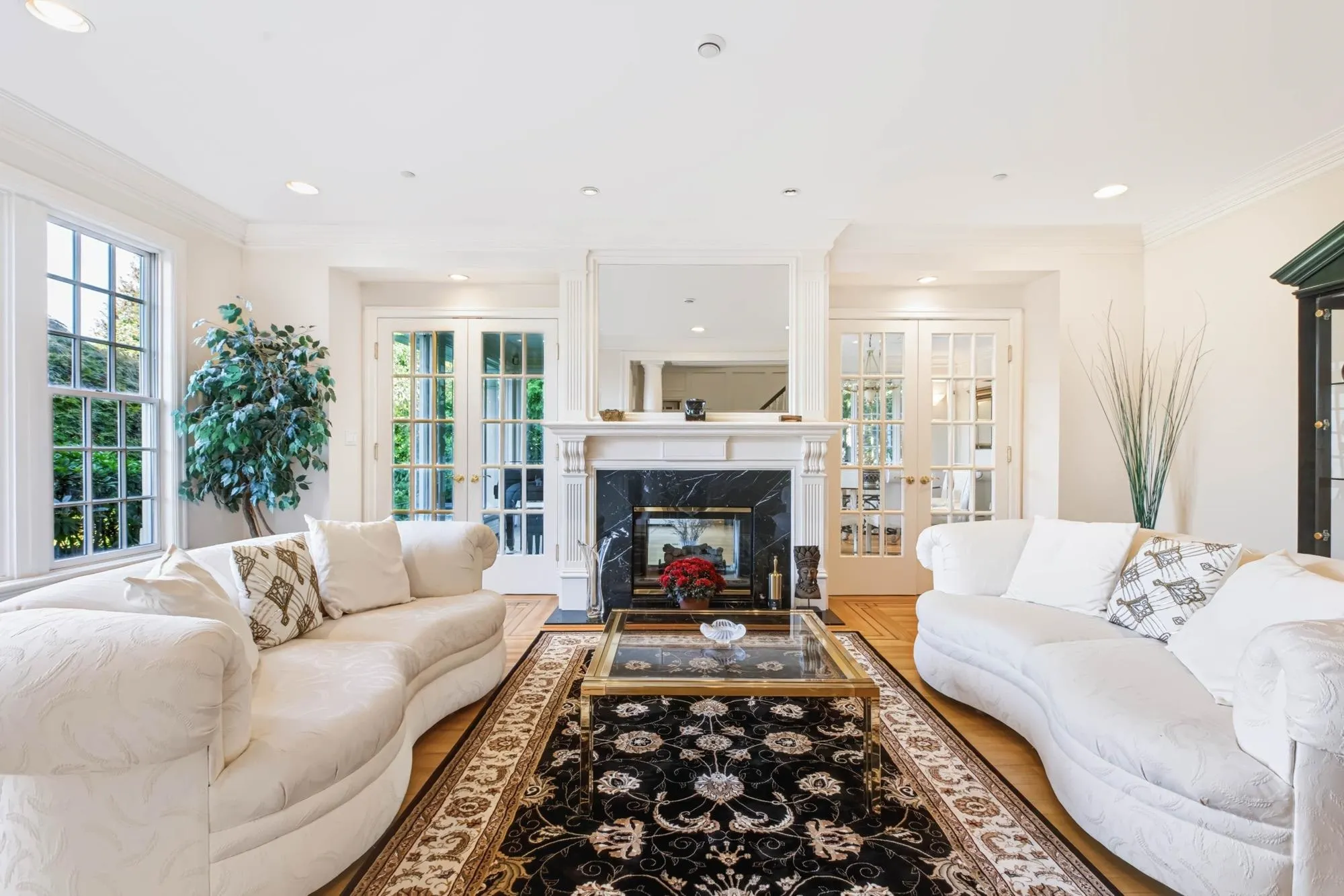 1330 Minto Crescent