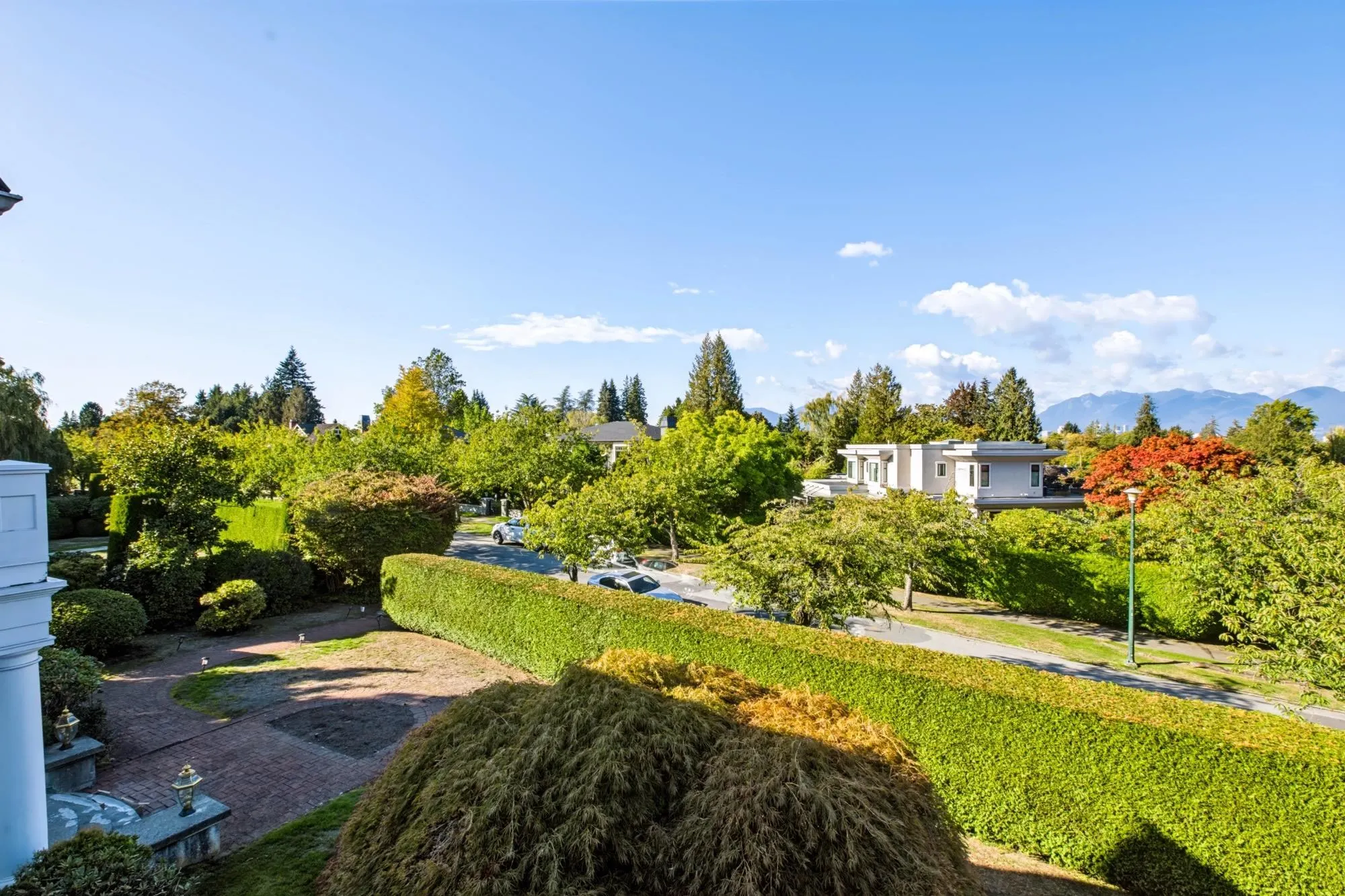 1330 Minto Crescent