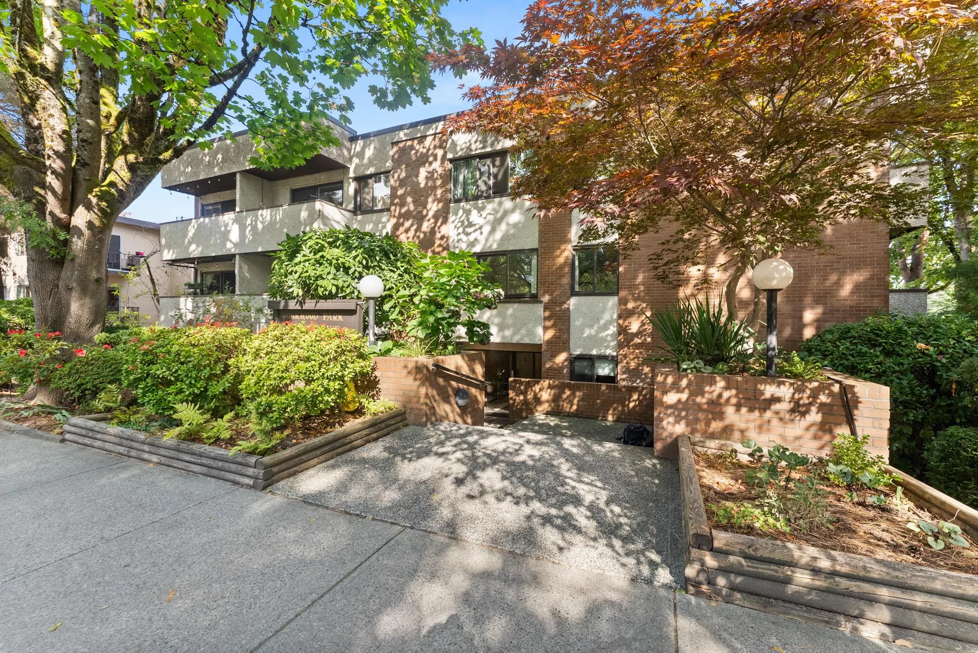 391 E 7th Avenue #204