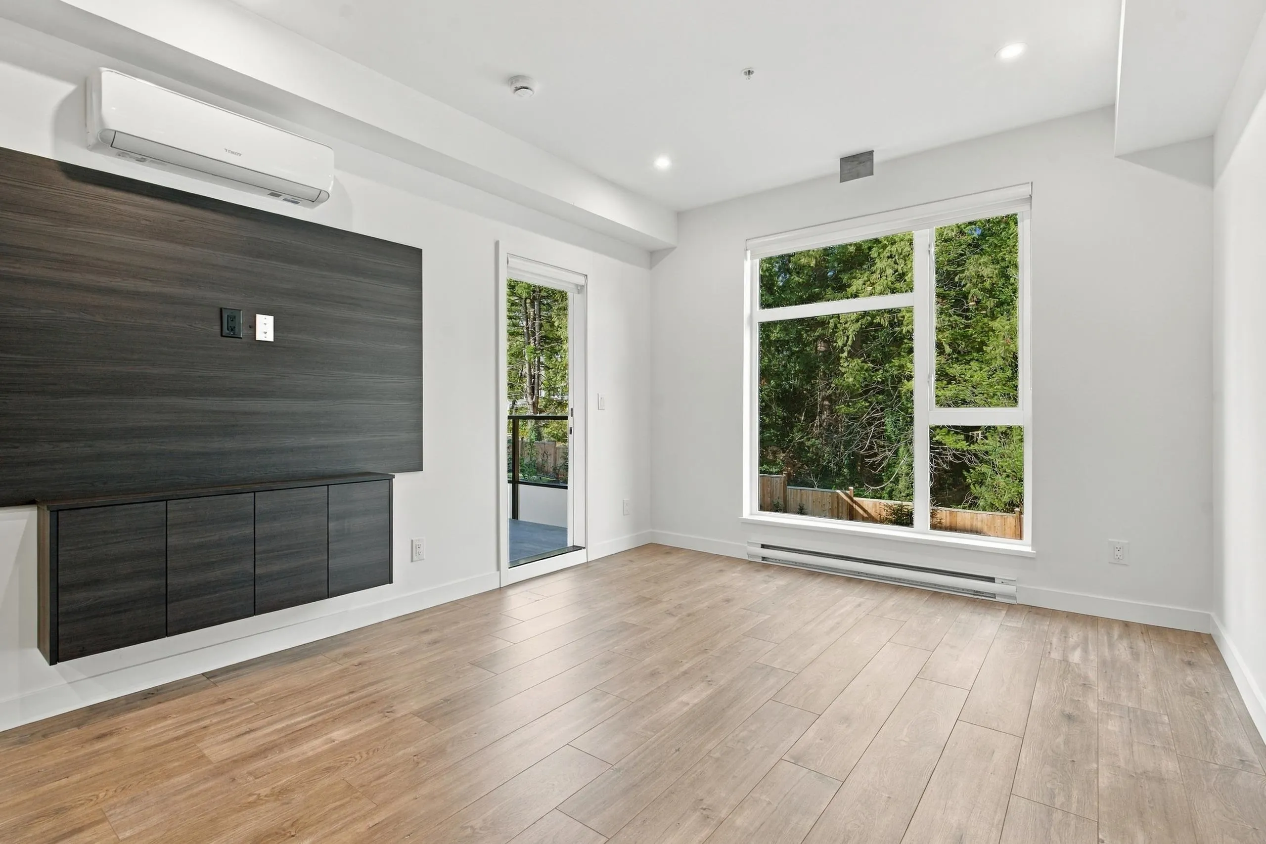 14398 60 Avenue #211