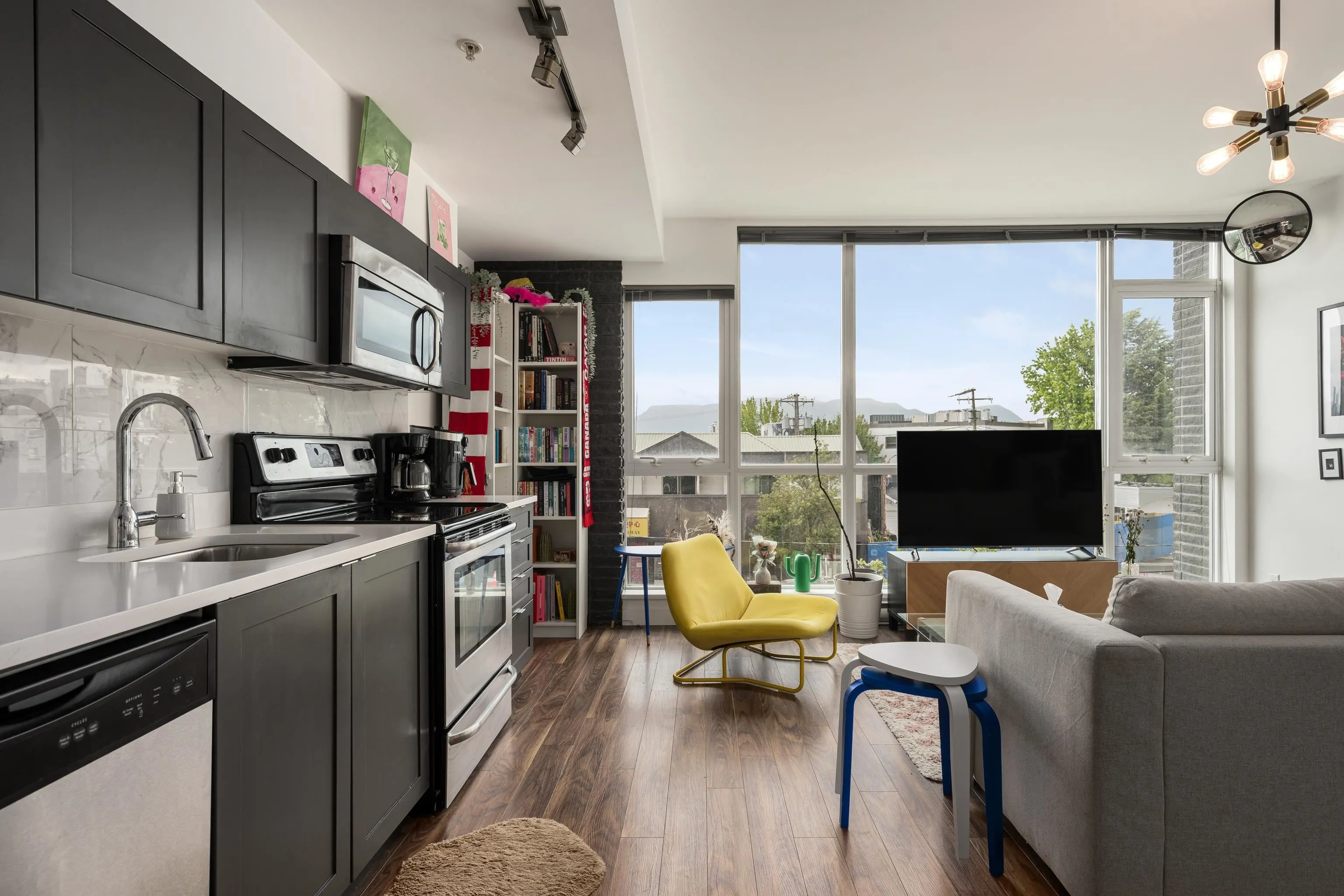 2511 Quebec Street #208