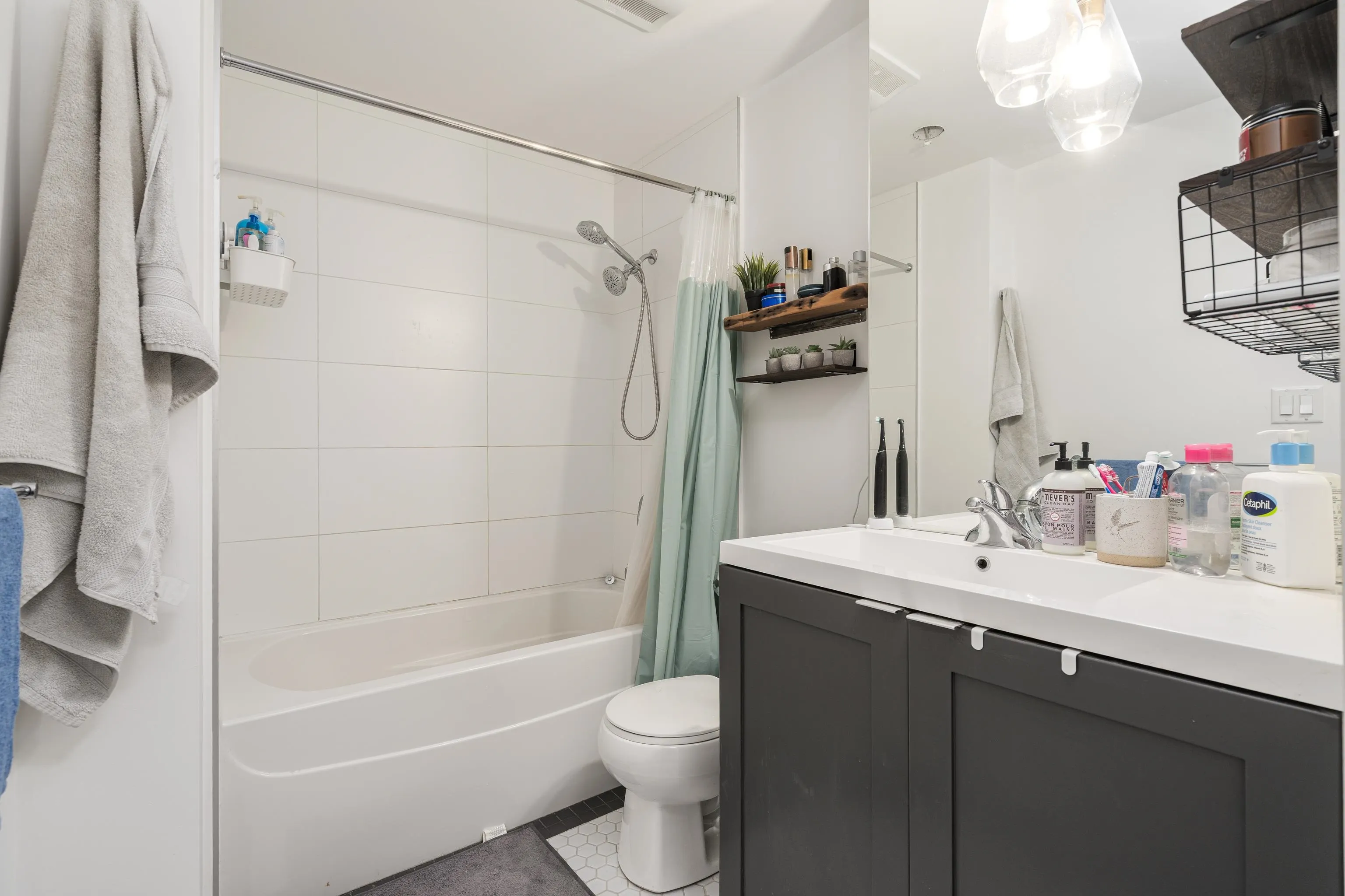 2511 Quebec Street #208