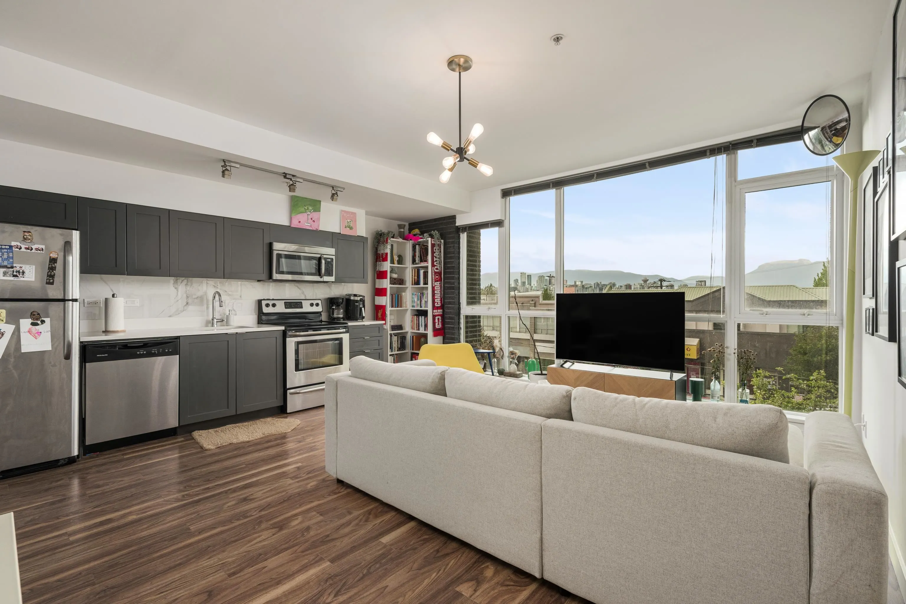 2511 Quebec Street #208