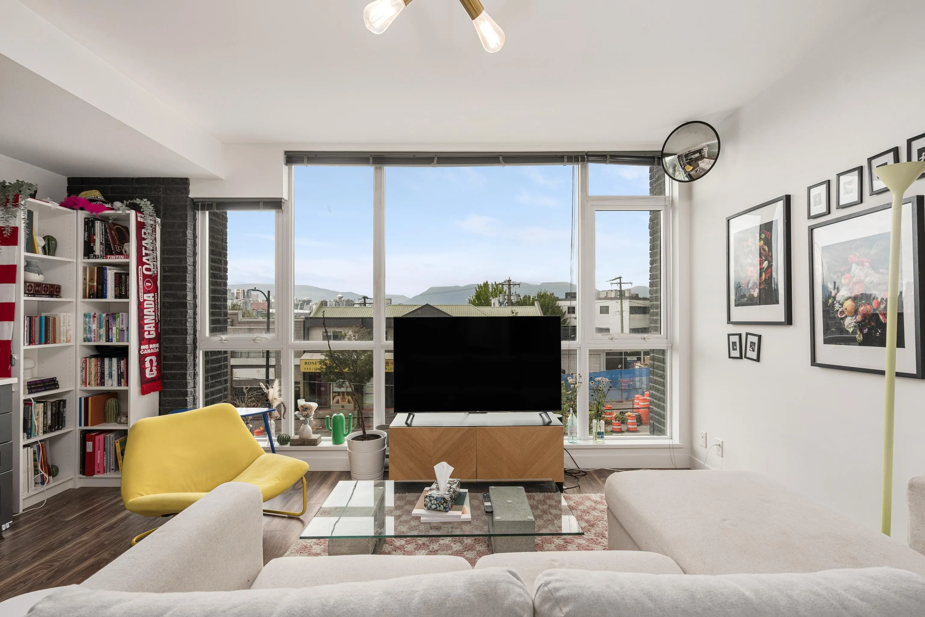 2511 Quebec Street #208