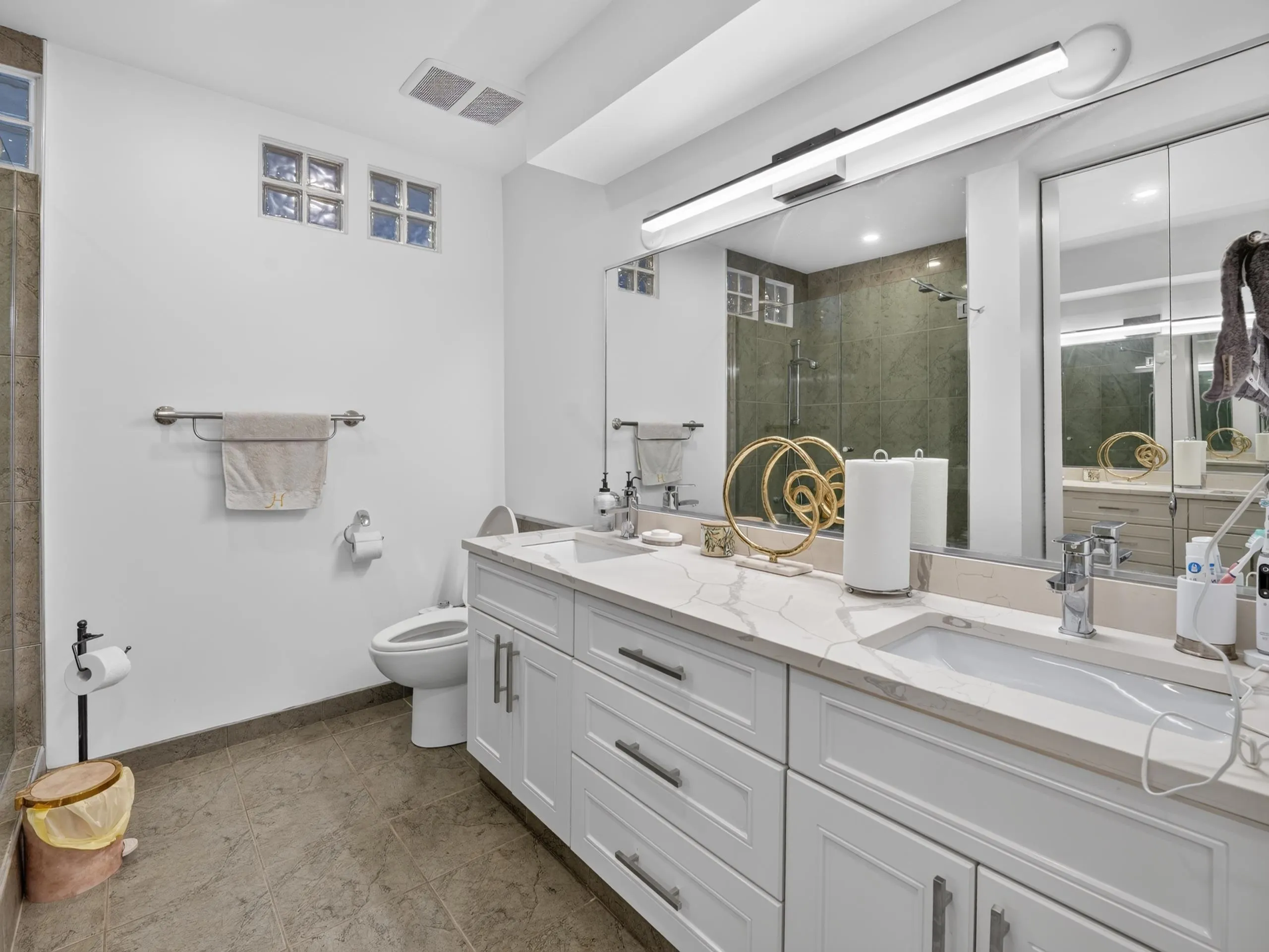 2206 Folkestone Way #1
