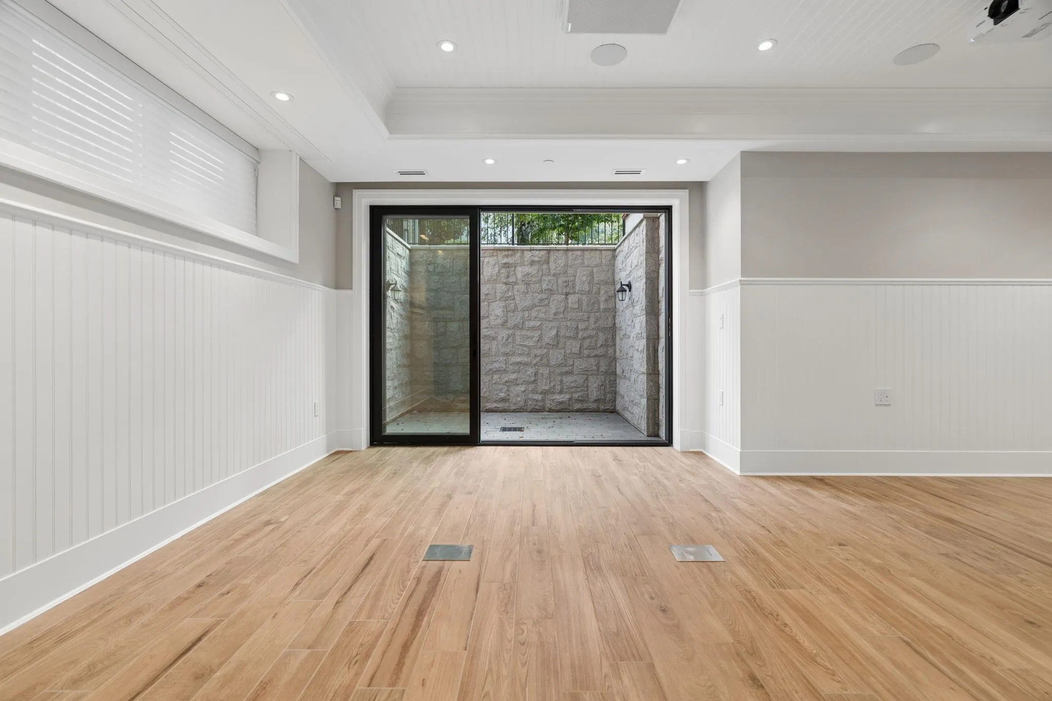 993 Broughton Street