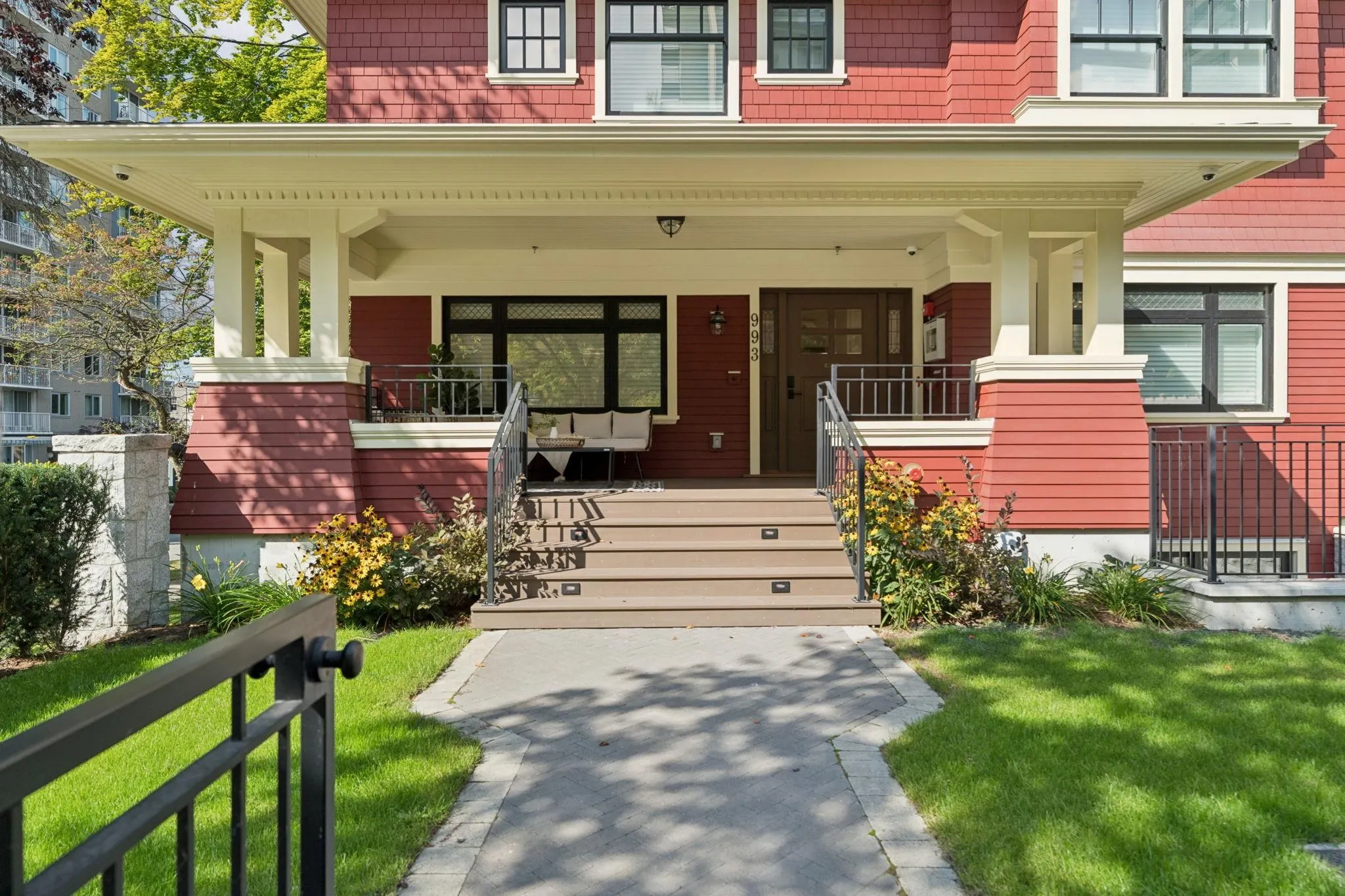 993 Broughton Street