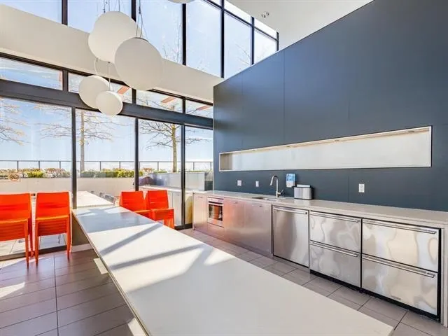 108 W Cordova Street #1506