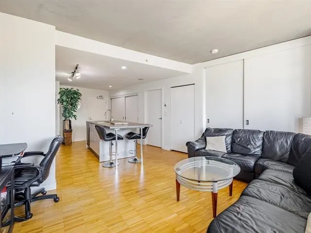 108 W Cordova Street #1506