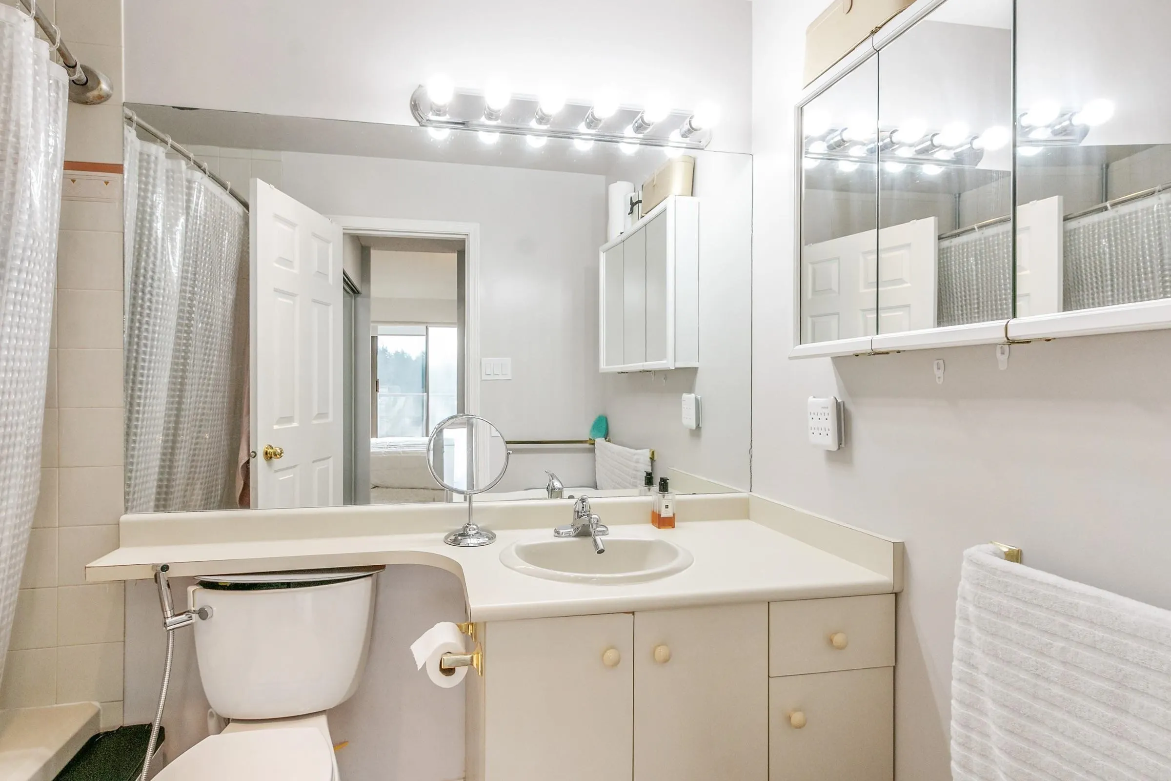 5885 Olive Avenue #905