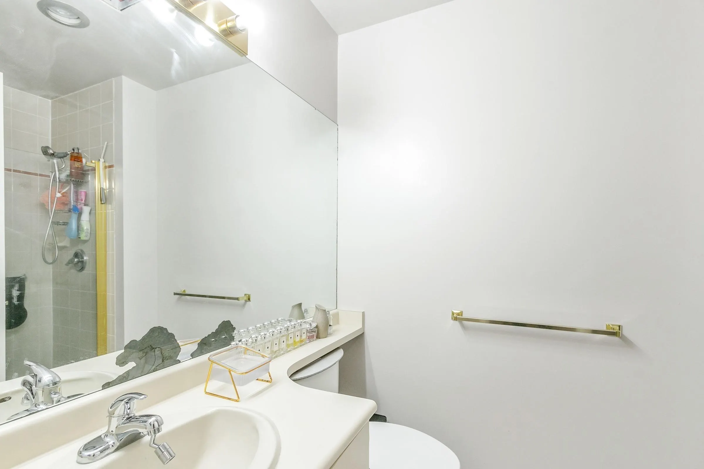 5885 Olive Avenue #905
