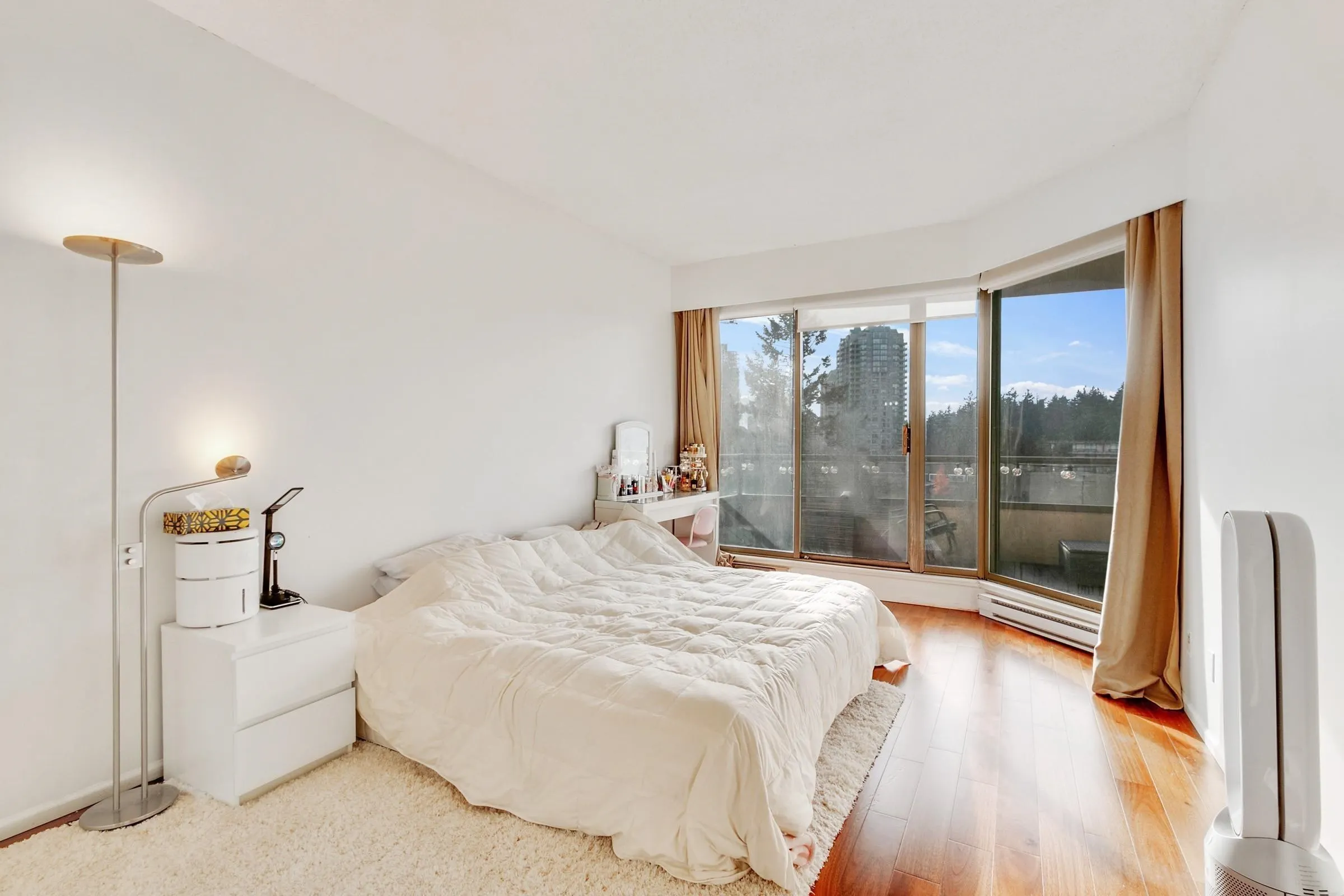 5885 Olive Avenue #905