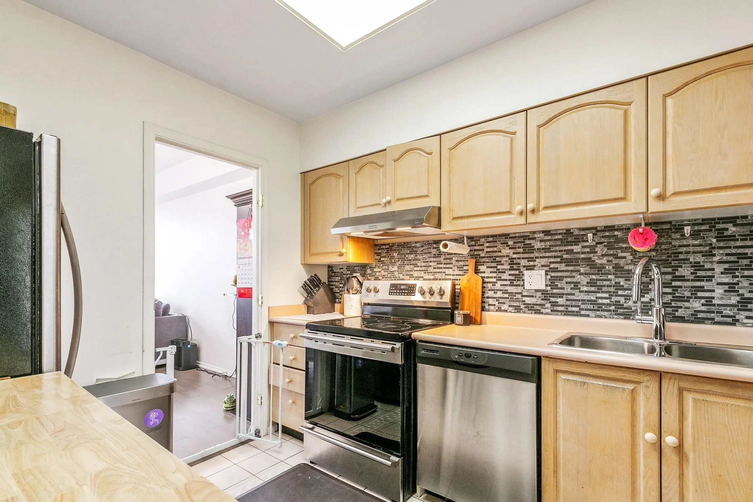 5885 Olive Avenue #905