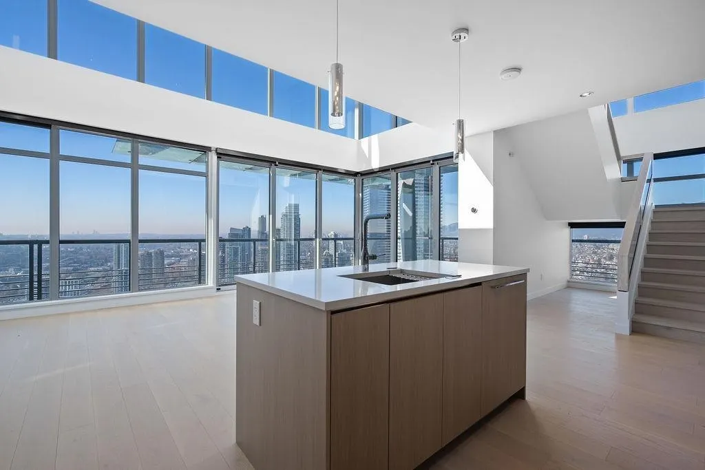 4720 Lougheed Highway #4402