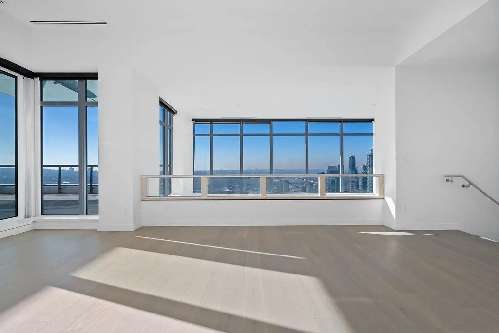 4720 Lougheed Highway #4402