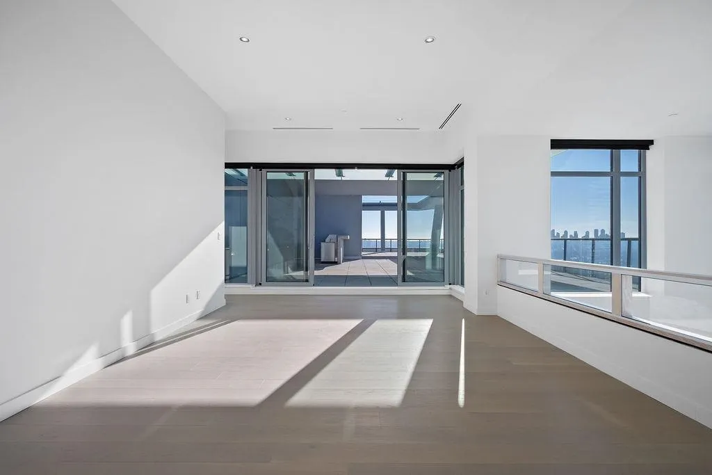 4720 Lougheed Highway #4402
