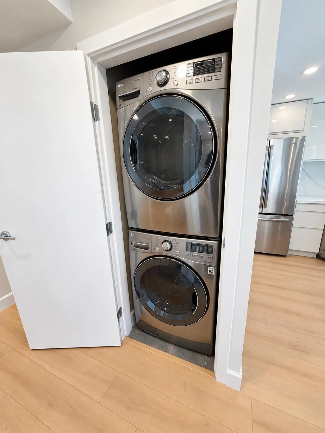 455 Beach Crescent #2303