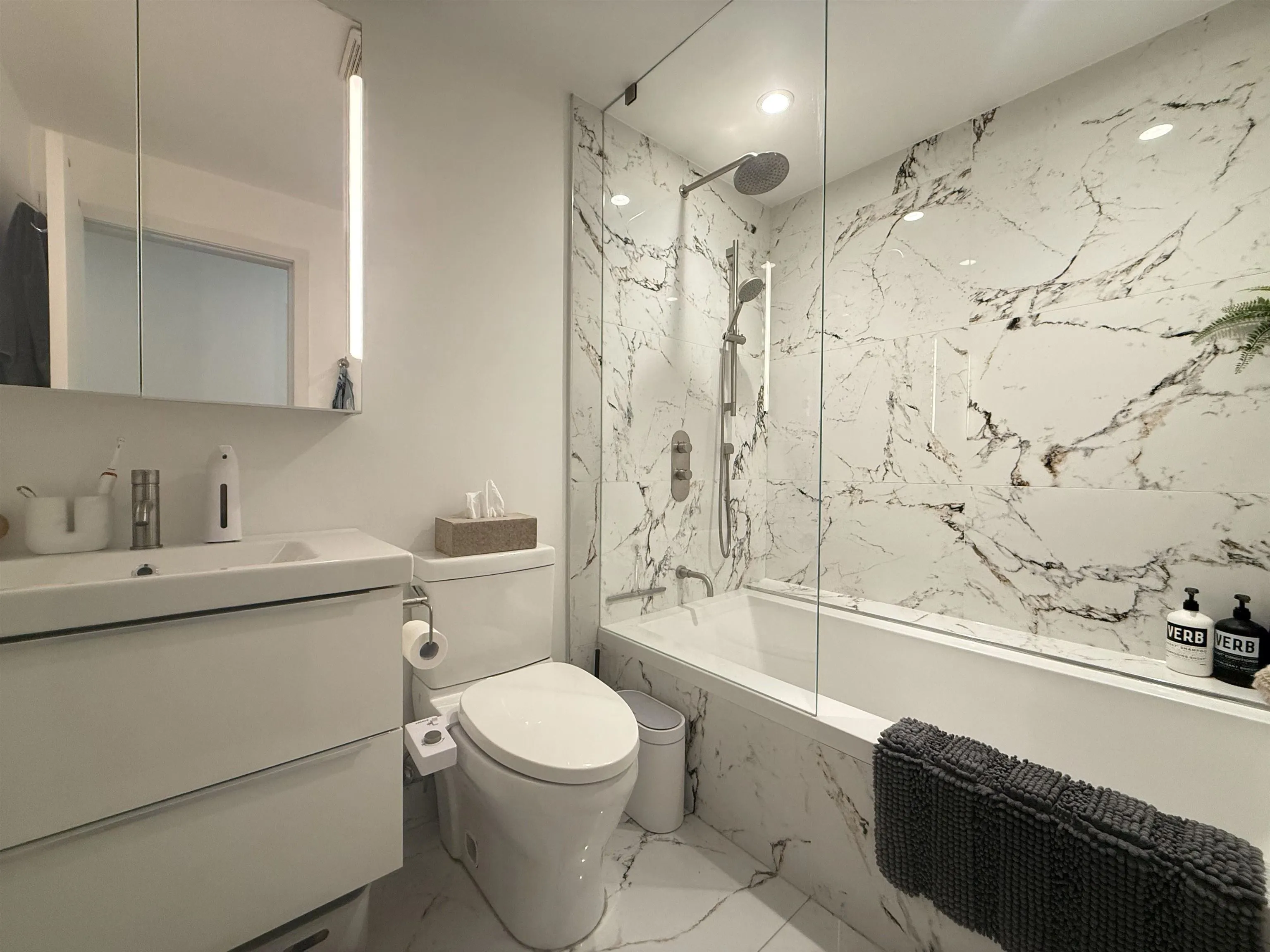 985 W 10th Avenue #102
