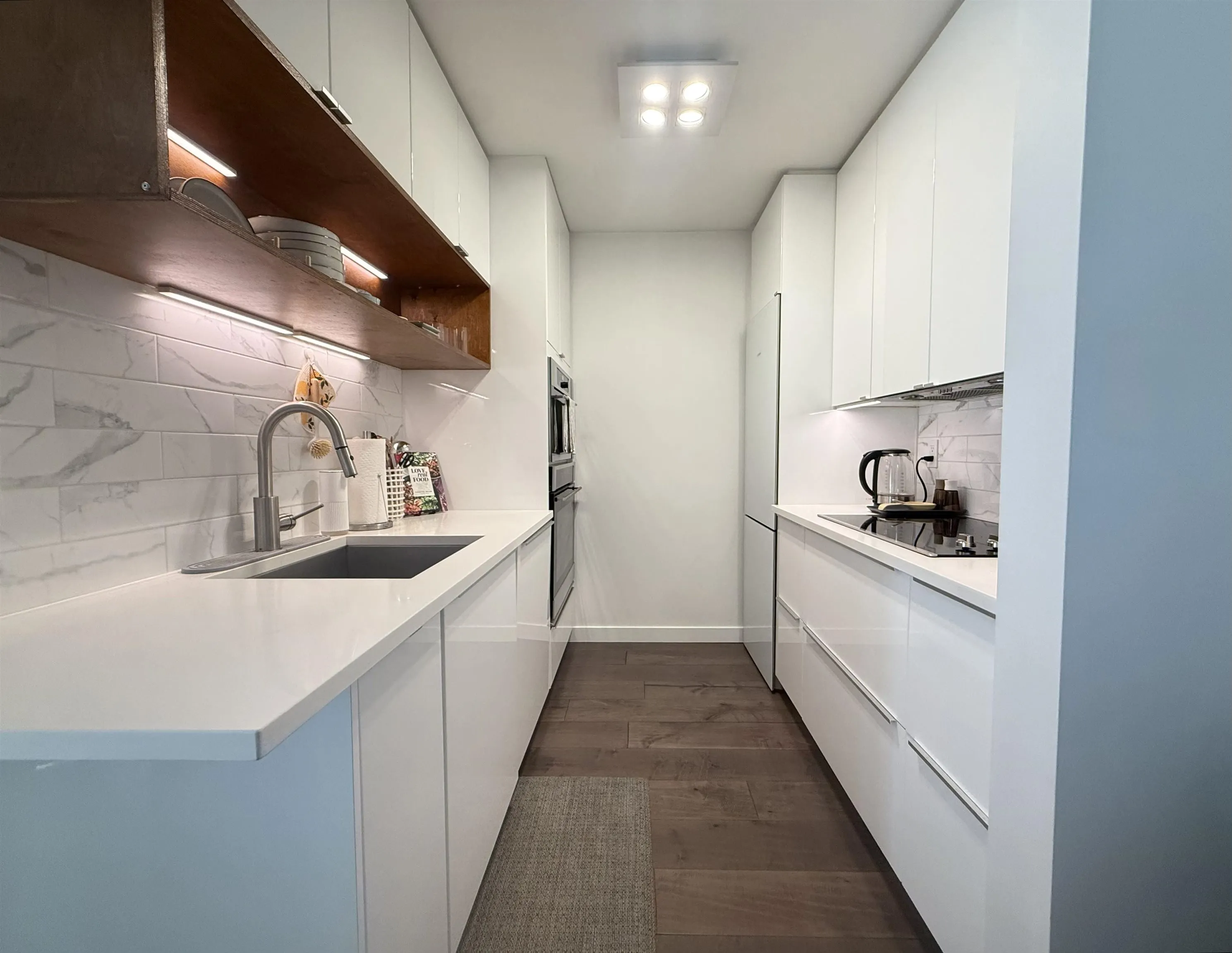 985 W 10th Avenue #102