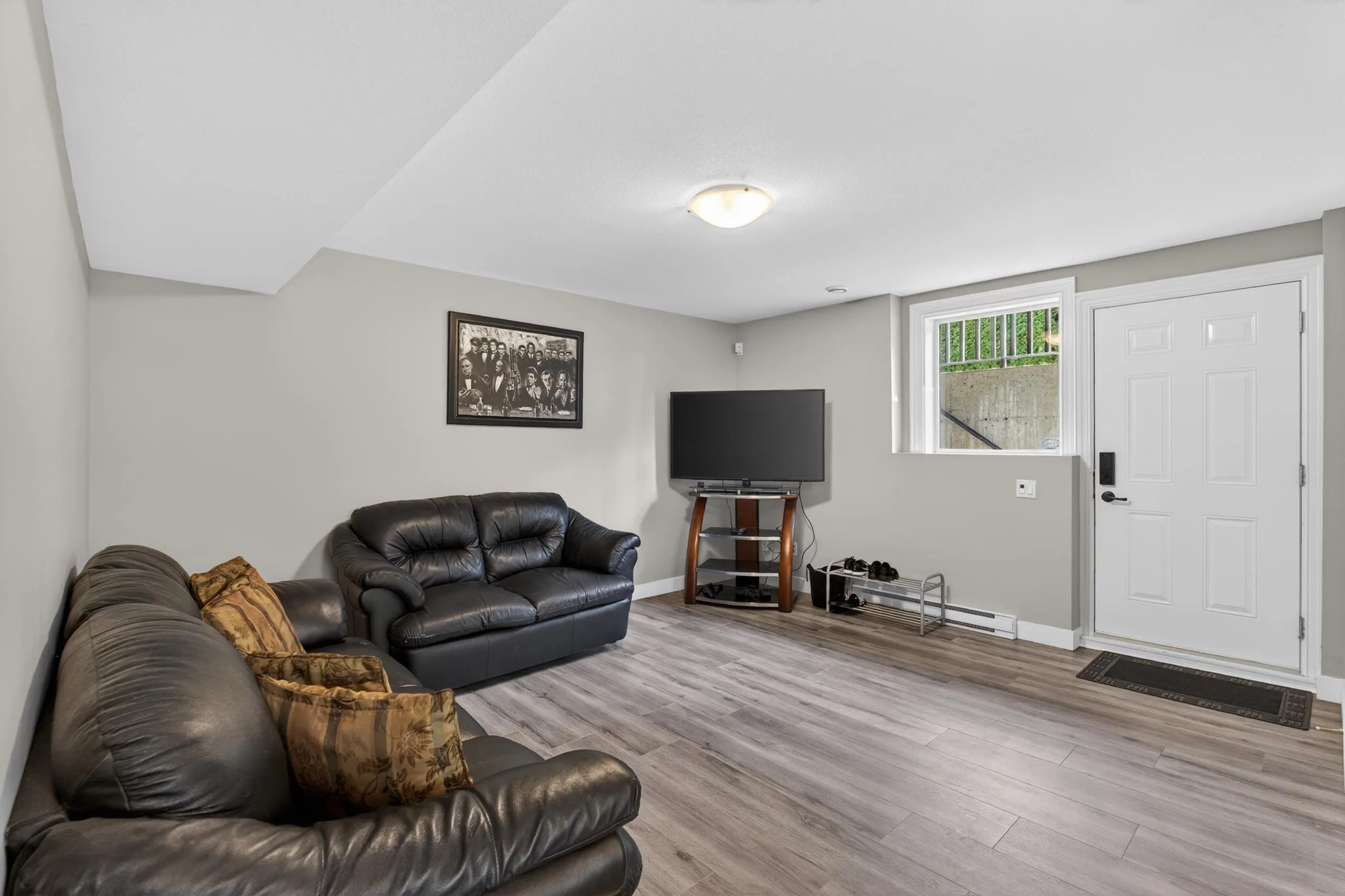 1213 Burkemont Place