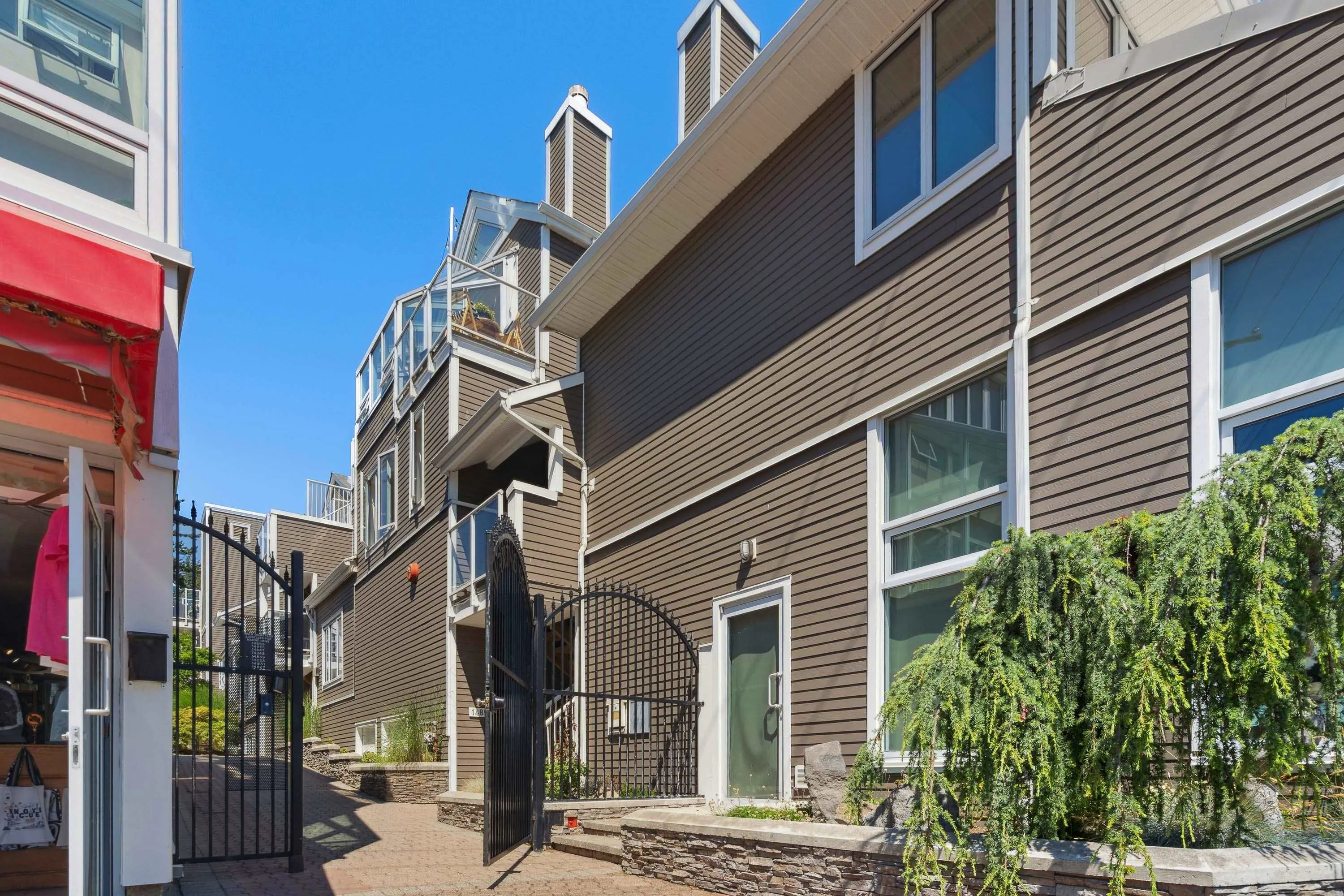 1107 Elm Street