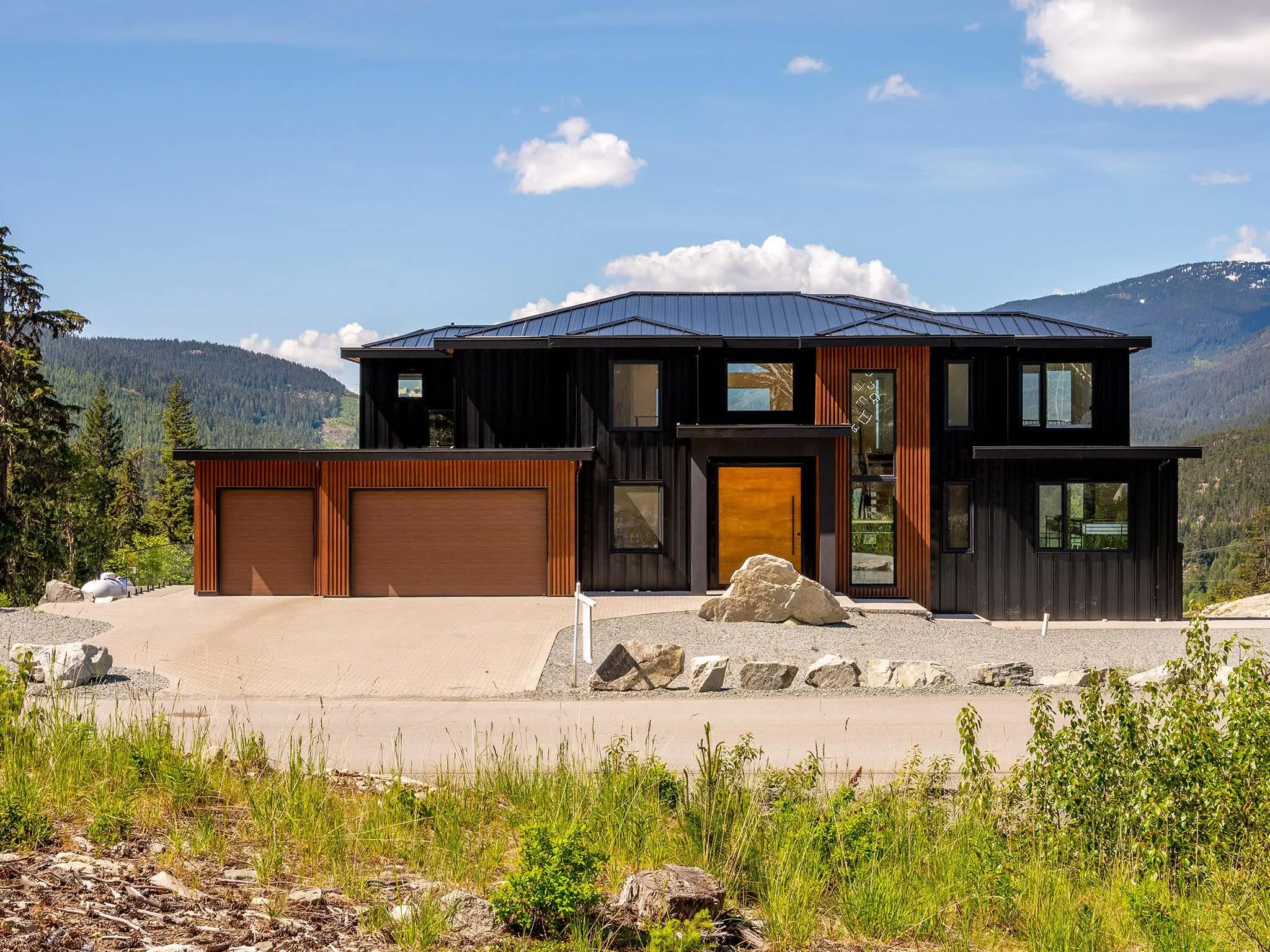 9333 Warbler Way