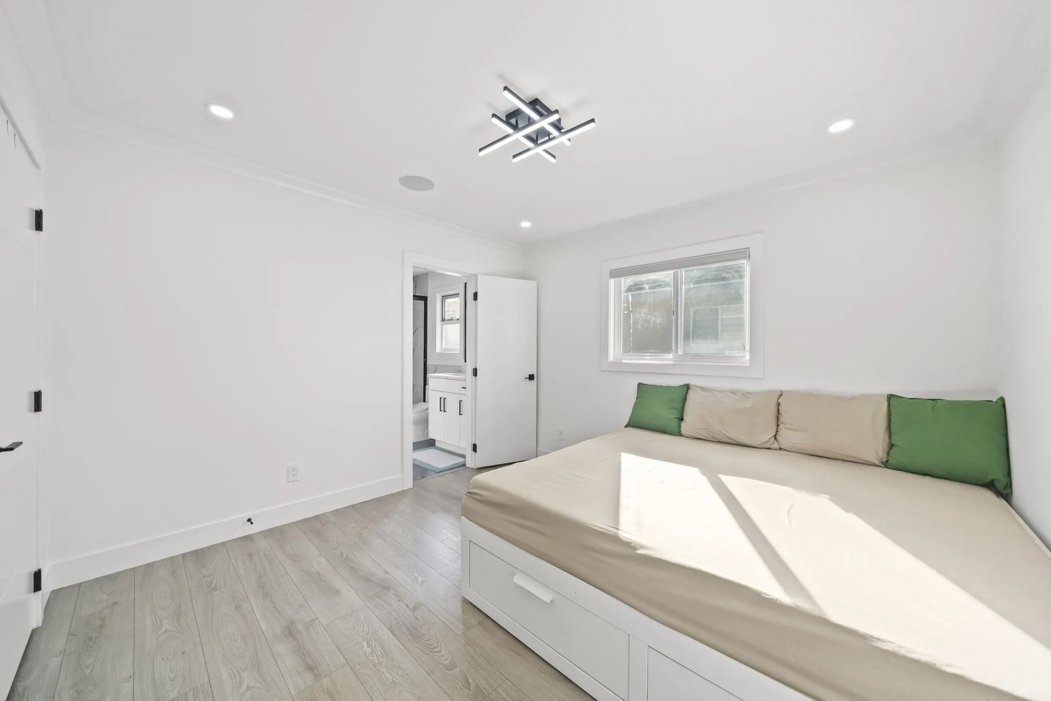 15079 67 Avenue