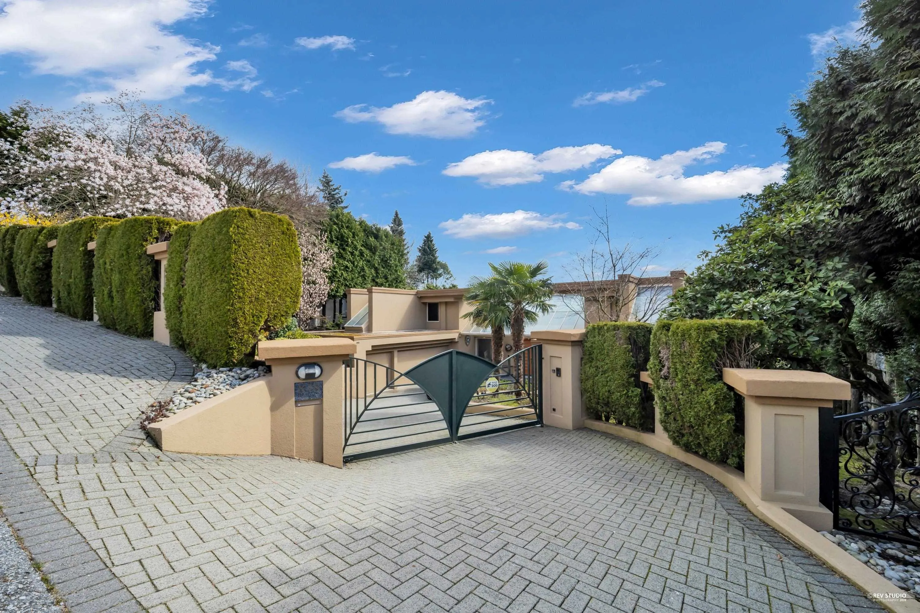 848 Eyremount Drive