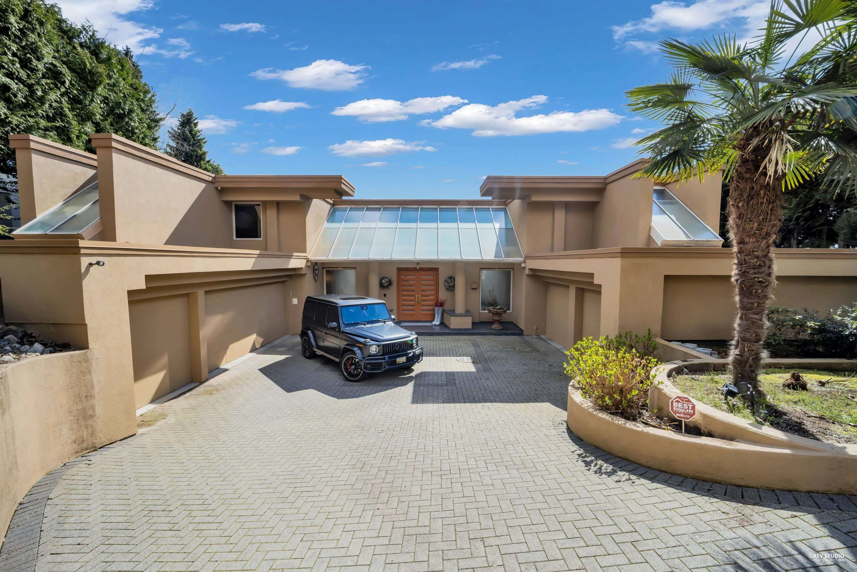 848 Eyremount Drive