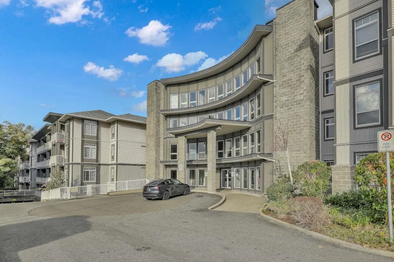 13277 108 Avenue #220