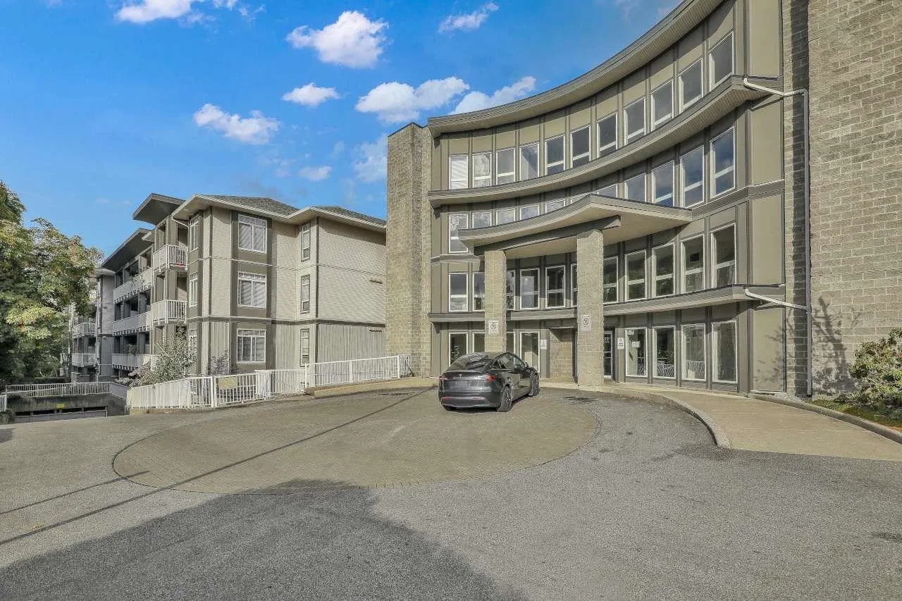 13277 108 Avenue #220