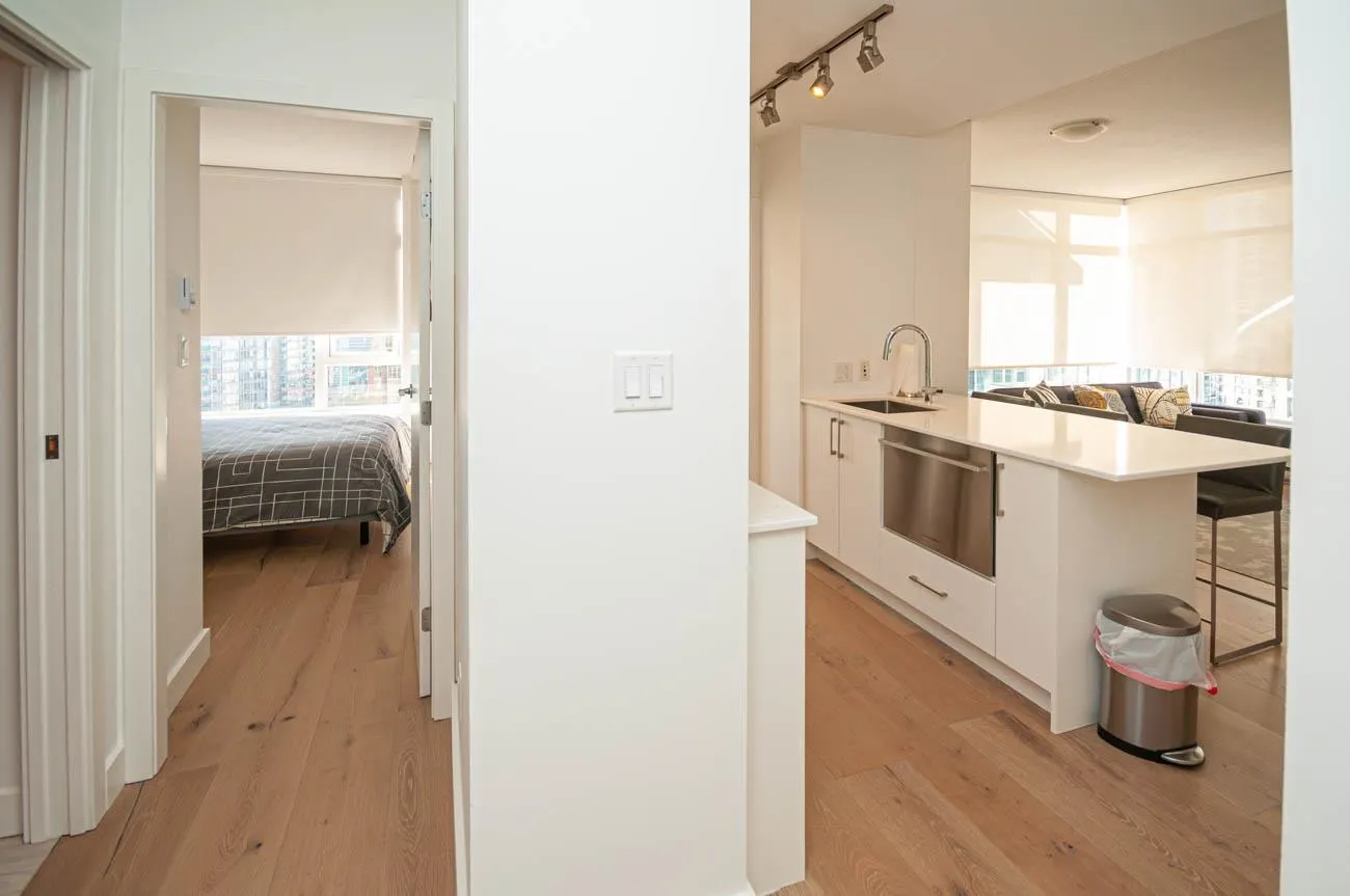 480 Robson Street #1306