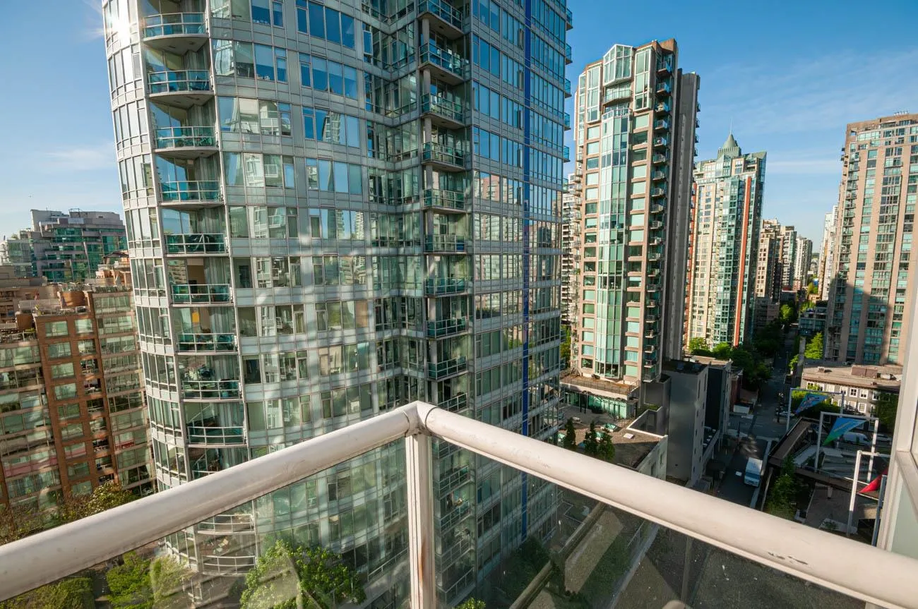 480 Robson Street #1306