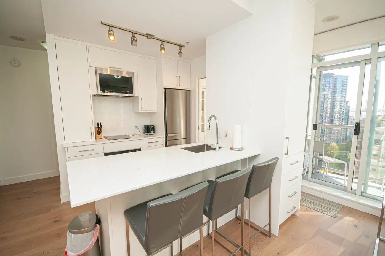 480 Robson Street #1306