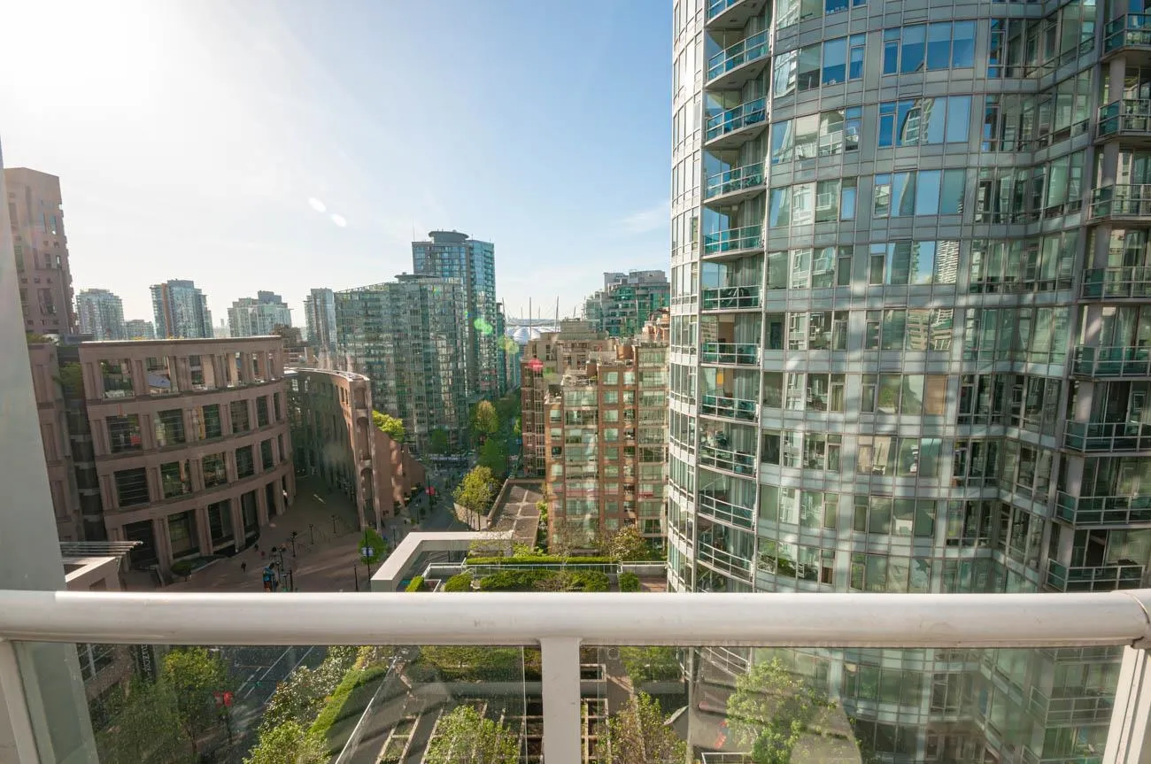 480 Robson Street #1306