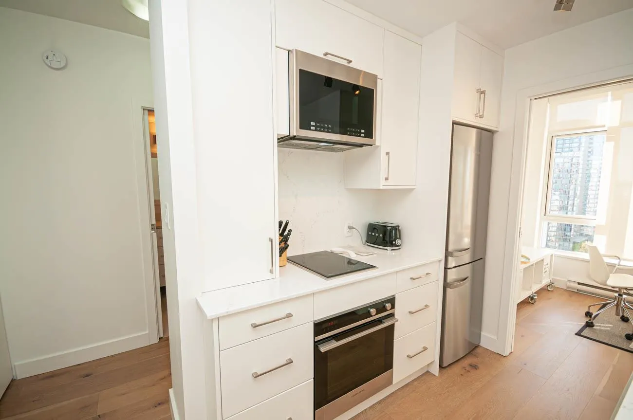 480 Robson Street #1306
