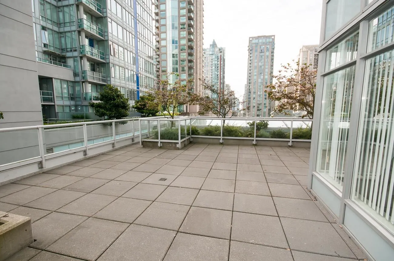 480 Robson Street #1306