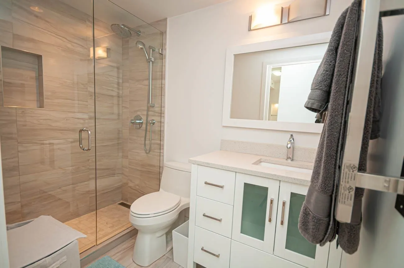 480 Robson Street #1306