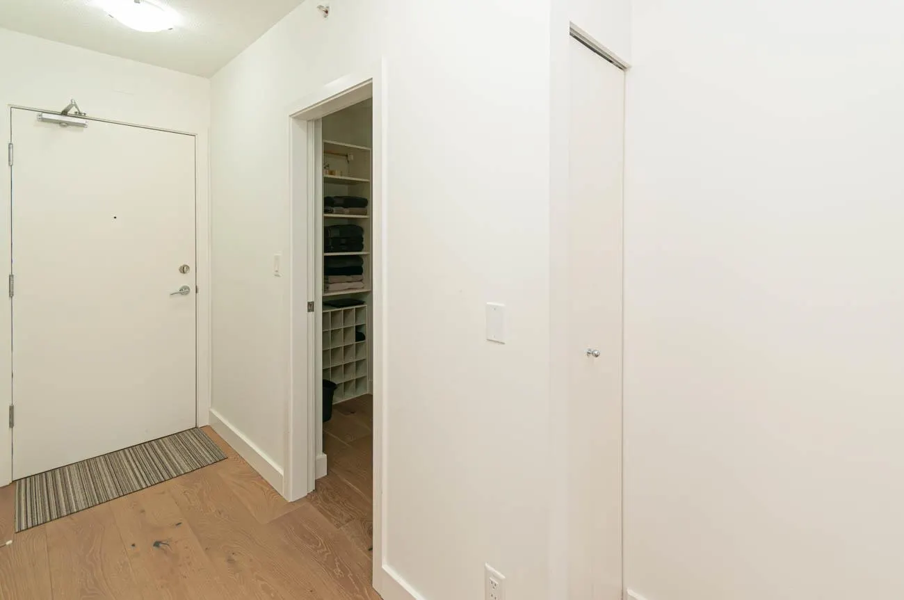 480 Robson Street #1306