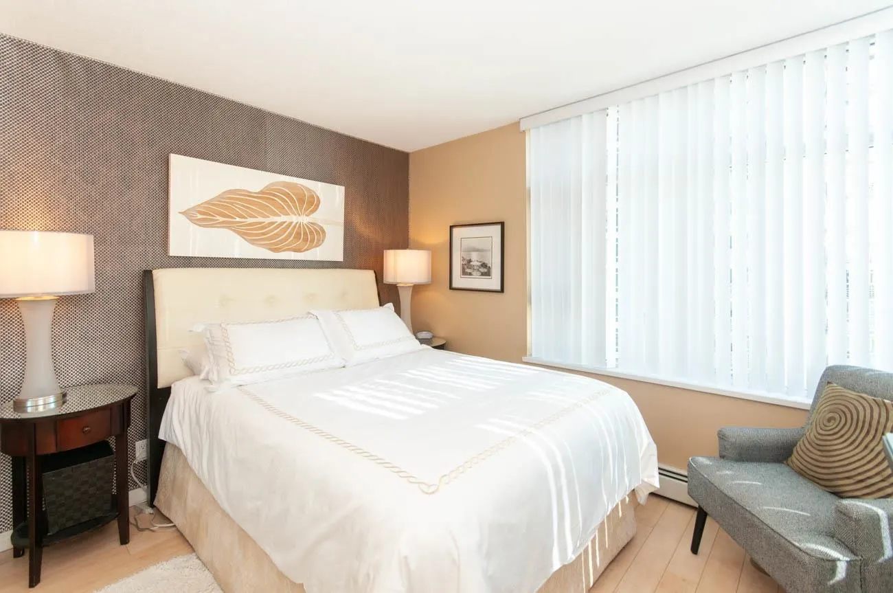 1199 Marinaside Crescent #905