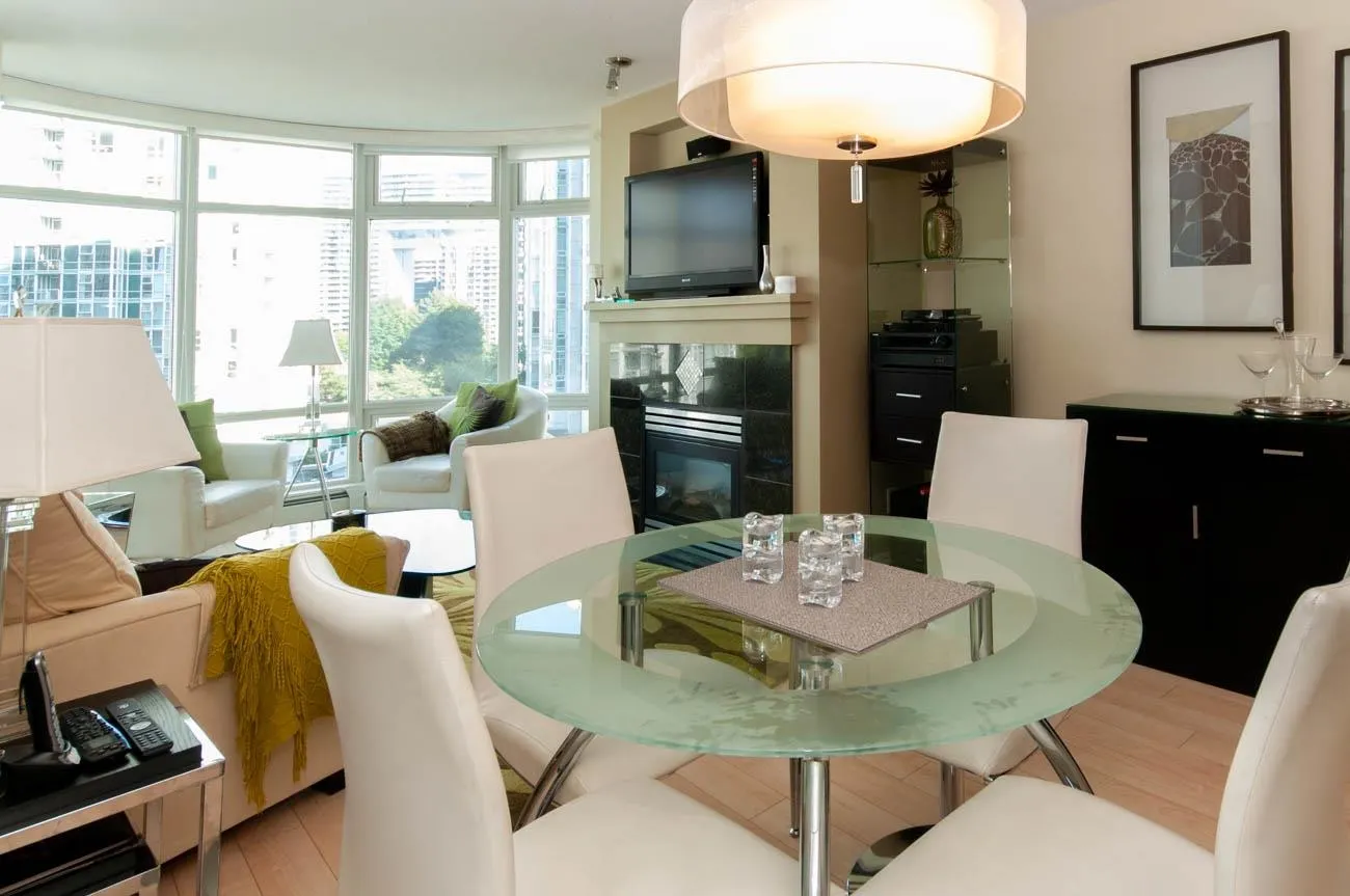 1199 Marinaside Crescent #905